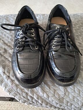 Tortid Black Croc-Pattern Lace-Up Chunky Sole Oxfords 8.5 Wide